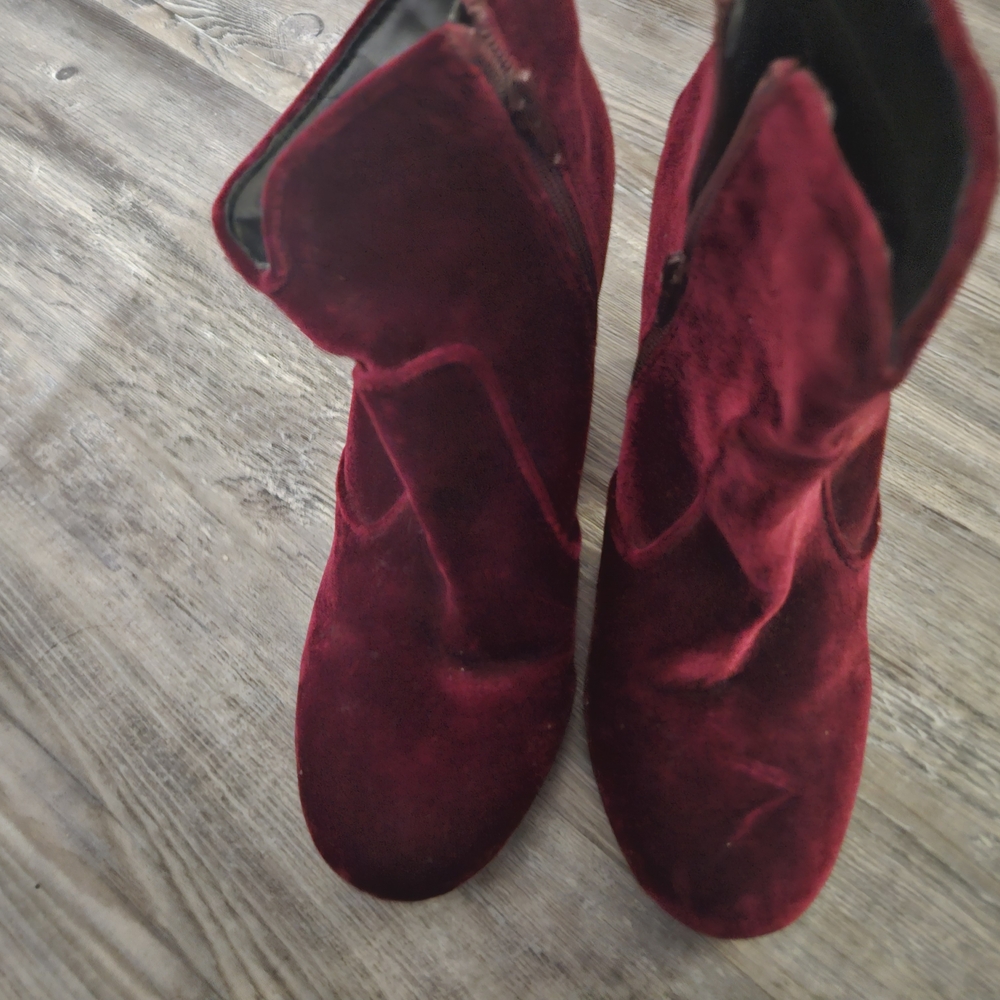 Elegant Red Velvet Women's Boots